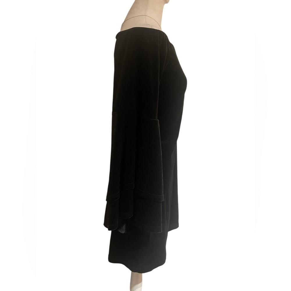 Plus Size 4XL Black Velvet Dress with Bell Sleeves Witchy Gothic Style - Picture 5 of 7